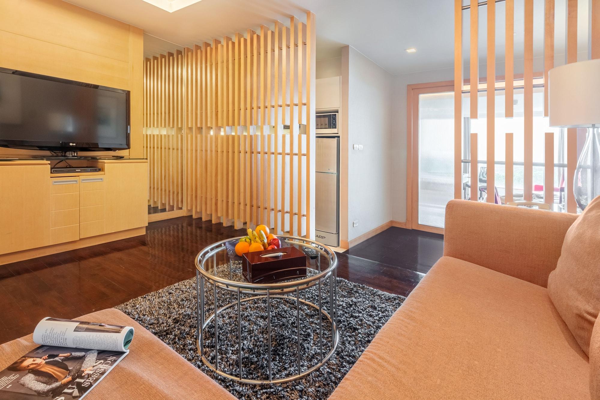 Sora Resort & Suites Sukhumvit Bangkok Exterior photo