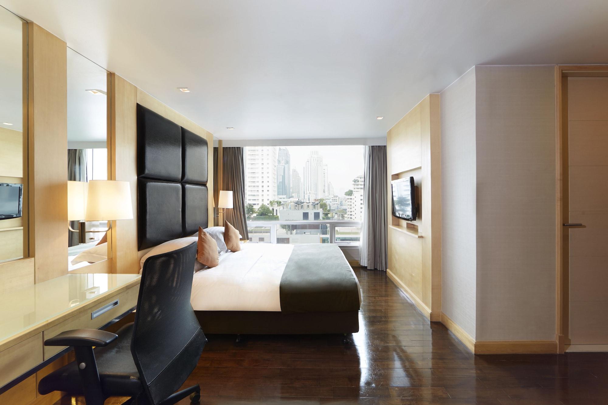 Sora Resort & Suites Sukhumvit Bangkok Exterior photo