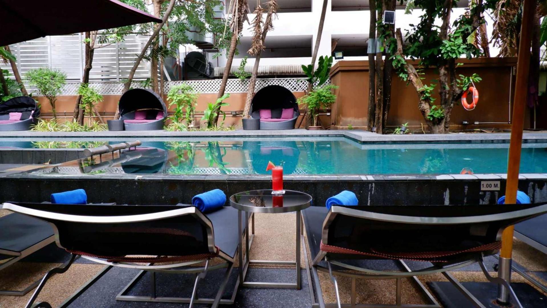 Sora Resort & Suites Sukhumvit Bangkok Exterior photo