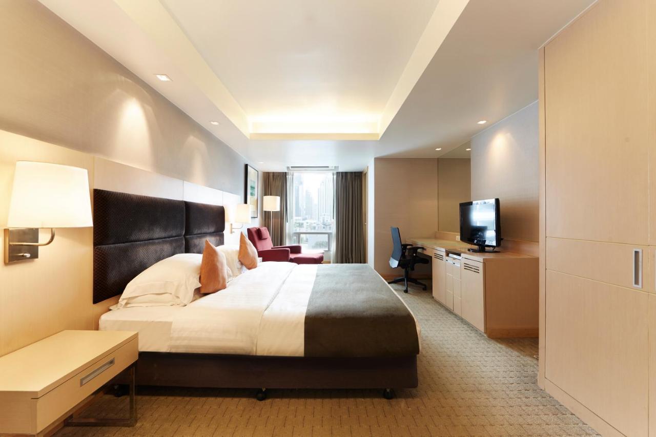 Sora Resort & Suites Sukhumvit Bangkok Exterior photo